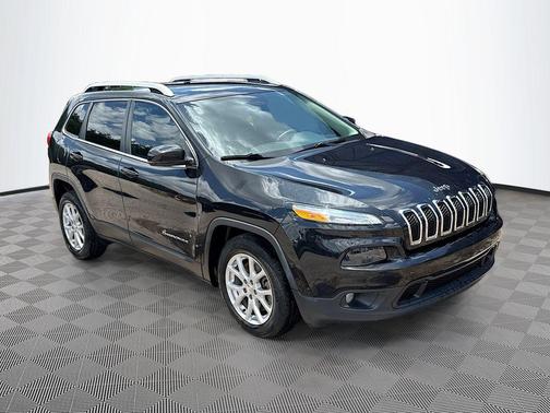 Brilliant Black Crystal Pearlcoat 2016 Jeep Cherokee Latitude