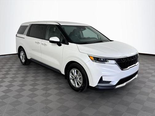 2023 Kia Carnival LX