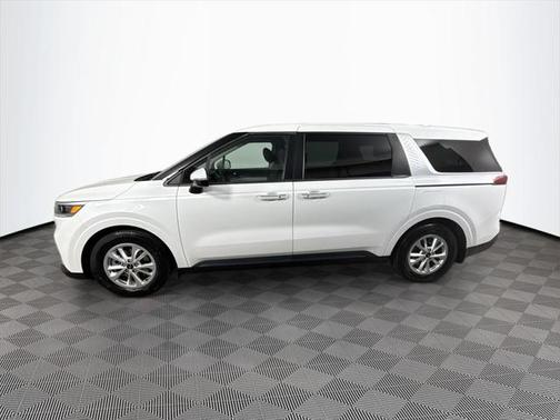 2023 Kia Carnival LX