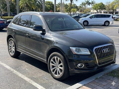Brilliant Black 2014 Audi Q5 2.0T Premium Plus