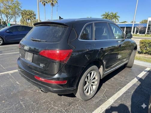 Brilliant Black 2014 Audi Q5 2.0T Premium Plus