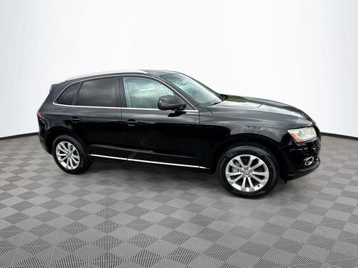 Brilliant Black 2014 Audi Q5 2.0T Premium Plus