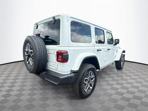 2025 Jeep Wrangler 4-Door Sahara 4x4