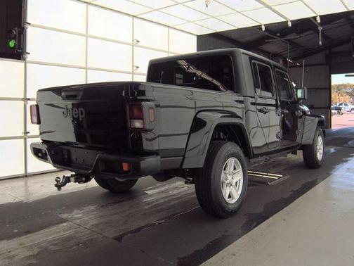 2023 Jeep Gladiator Sport S