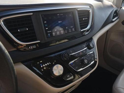 2021 Chrysler Voyager LXI