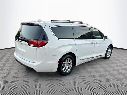 2020 Chrysler Pacifica Touring L