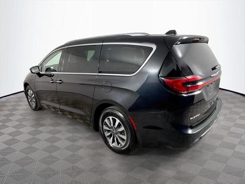 2021 Chrysler Pacifica Hybrid Touring L