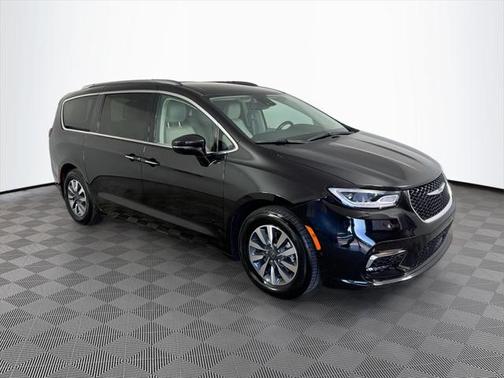 2021 Chrysler Pacifica Hybrid Touring L