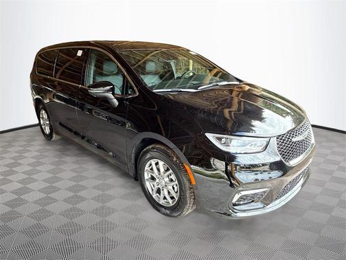 2025 Chrysler Pacifica L
