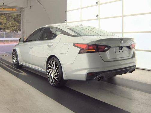 2020 Nissan Altima SR FWD