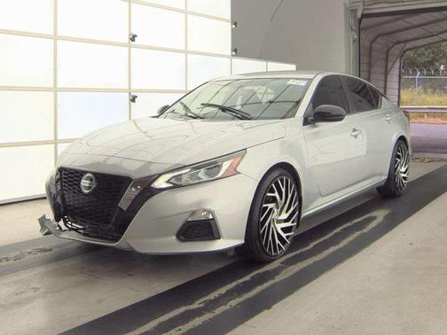 2020 Nissan Altima SR FWD