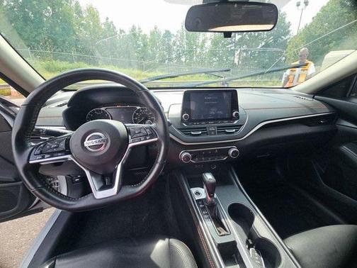 2020 Nissan Altima SR FWD