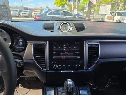 2018 Porsche Macan Macan GTS