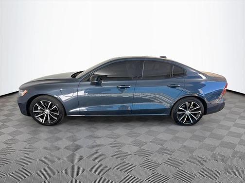 2024 Volvo S60 Recharge Plug-In Hybrid T8 Plus Dark Theme