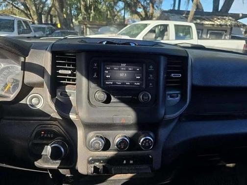 2022 RAM 2500 Tradesman Crew Cab 4x2 8' Box