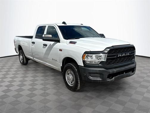 2022 RAM 2500 Tradesman Crew Cab 4x2 8' Box