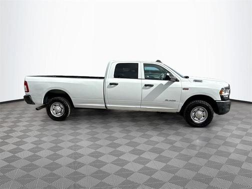2022 RAM 2500 Tradesman Crew Cab 4x2 8' Box