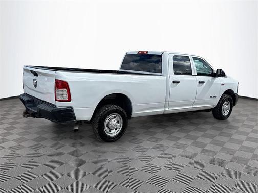 2022 RAM 2500 Tradesman Crew Cab 4x2 8' Box