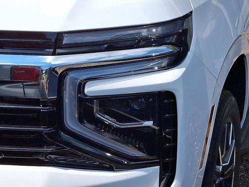2025 Chevrolet Suburban LS