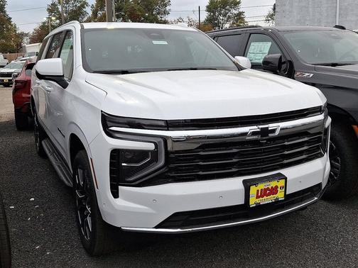 2025 Chevrolet Suburban LS