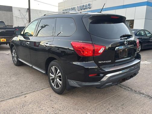 2018 Nissan Pathfinder SV