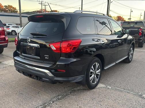 2018 Nissan Pathfinder SV