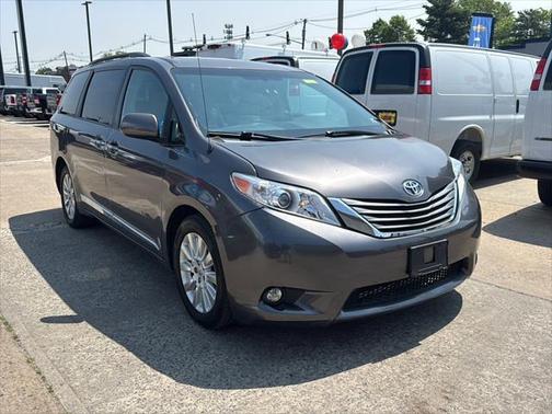 2013 Toyota Sienna XLE