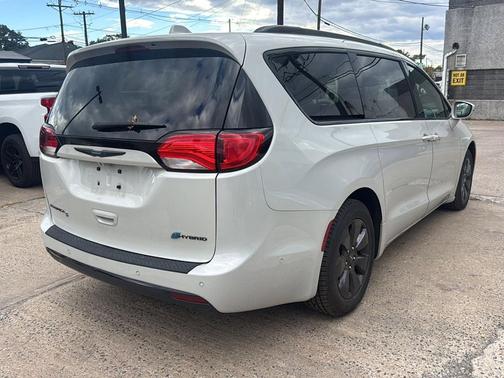 2019 Chrysler Pacifica Hybrid Limited