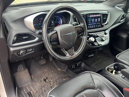 2019 Chrysler Pacifica Hybrid Limited