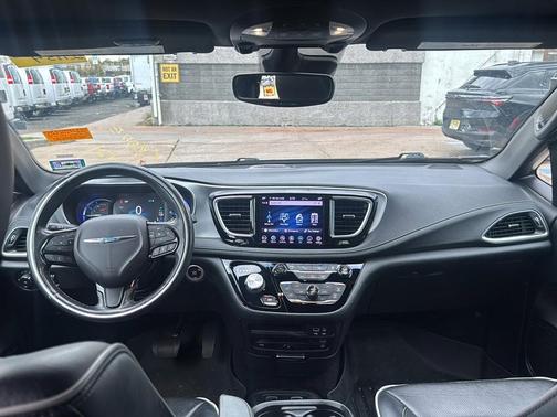 2019 Chrysler Pacifica Hybrid Limited