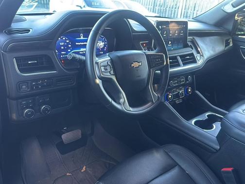 2023 Chevrolet Suburban LT