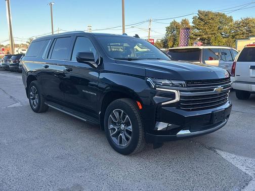 2023 Chevrolet Suburban LT