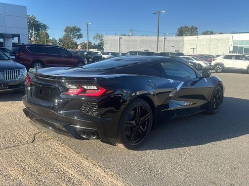 2026 Chevrolet Corvette Stingray w/1LT