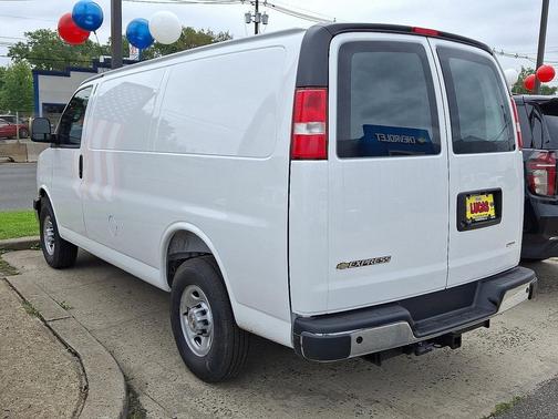 2025 Chevrolet Express 2500 RWD 2500 Regular Wheelbase WT