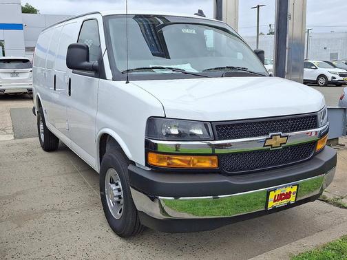 2025 Chevrolet Express 2500 RWD 2500 Regular Wheelbase WT