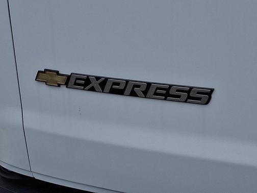 2025 Chevrolet Express 2500 RWD 2500 Regular Wheelbase WT