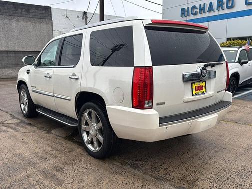 2011 Cadillac Escalade Luxury