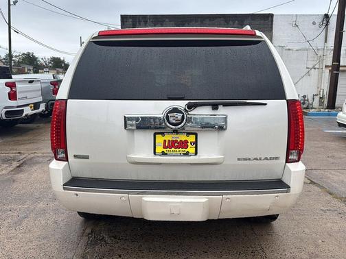 2011 Cadillac Escalade Luxury