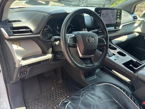 2022 Toyota Sienna XLE 7 Passenger