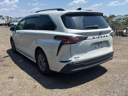 2022 Toyota Sienna XLE 7 Passenger