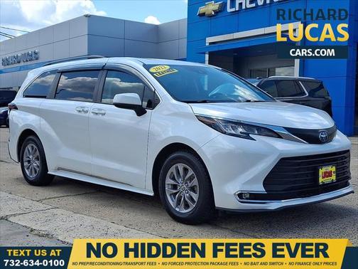 2022 Toyota Sienna XLE 7 Passenger