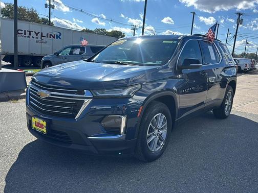 2023 Chevrolet Traverse LT Leather