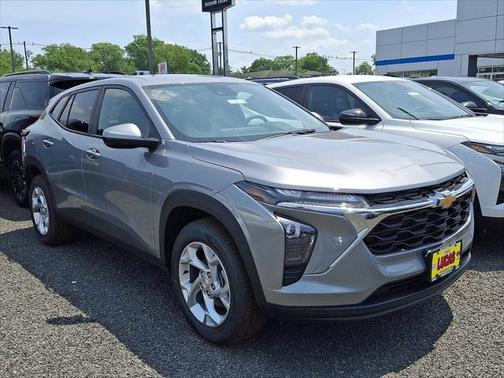 2025 Chevrolet Trax LS