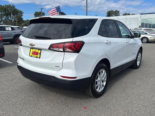 2022 Chevrolet Equinox LS
