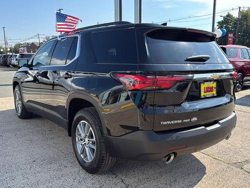 2022 Chevrolet Traverse LT Leather