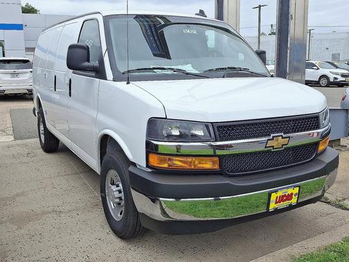 2025 Chevrolet Express 2500 RWD 2500 Regular Wheelbase WT