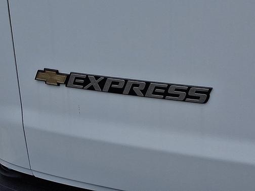 2025 Chevrolet Express 2500 RWD 2500 Regular Wheelbase WT