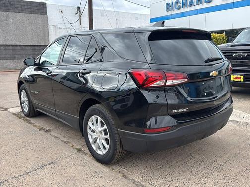 2023 Chevrolet Equinox LS