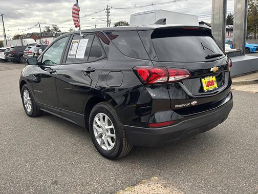 2023 Chevrolet Equinox LS