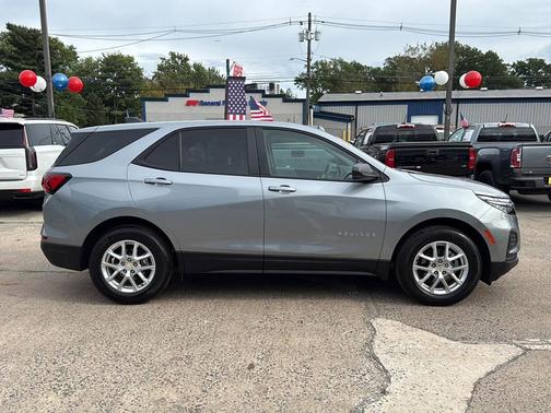 2024 Chevrolet Equinox LS